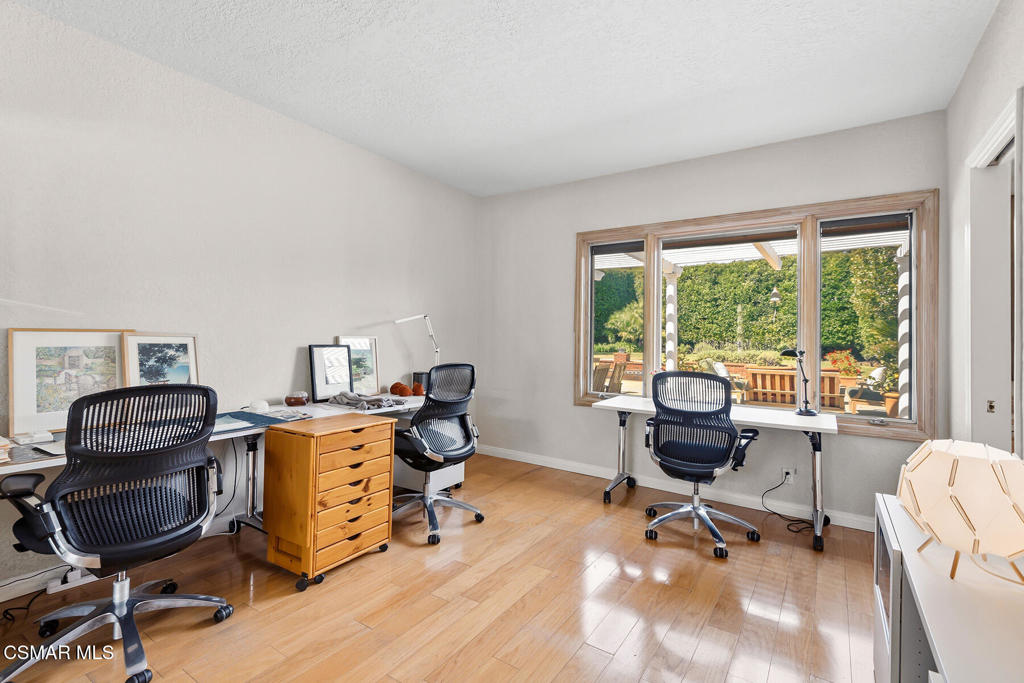 4011 Cresthaven Drive