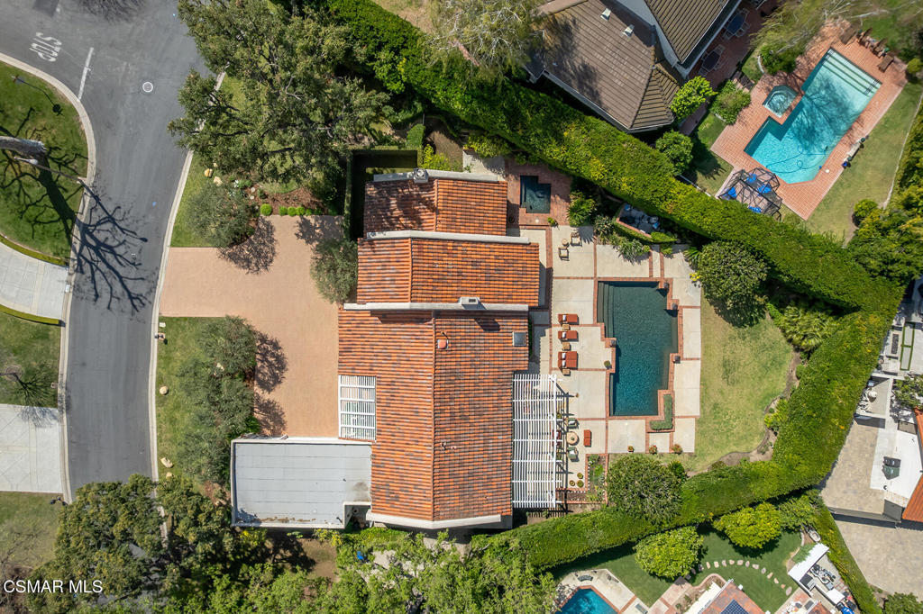 4011 Cresthaven Drive