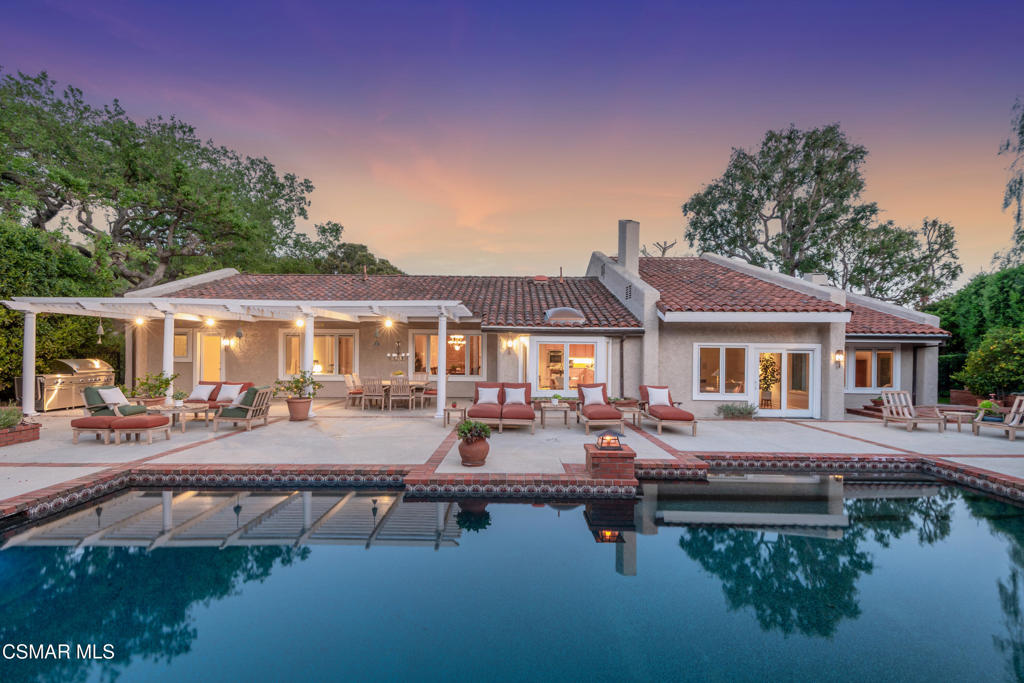 4011 Cresthaven Drive