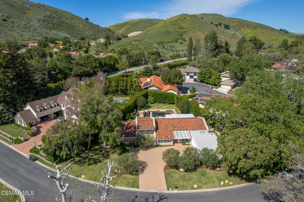 4011 Cresthaven Drive