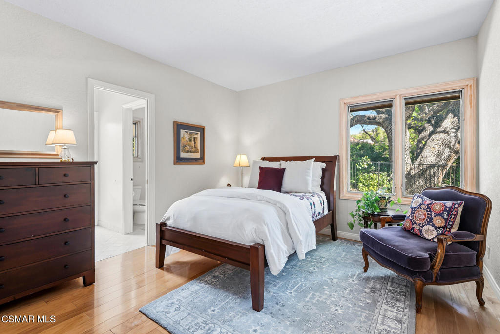 4011 Cresthaven Drive