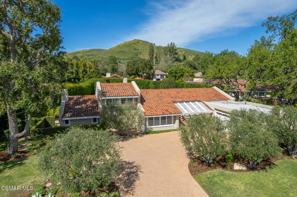 4011 Cresthaven Drive