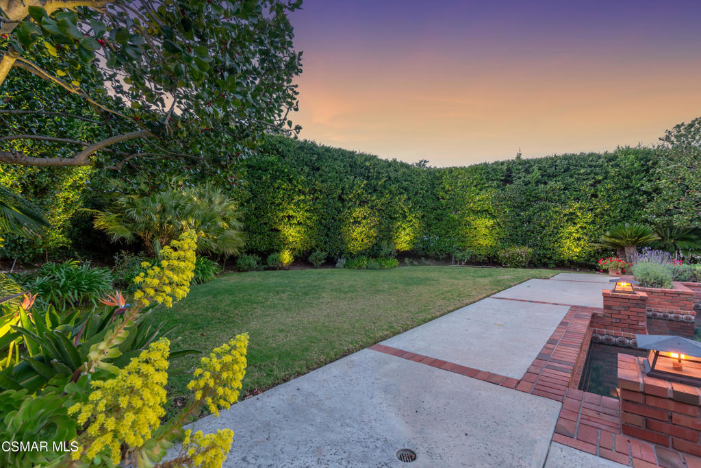 4011 Cresthaven Drive