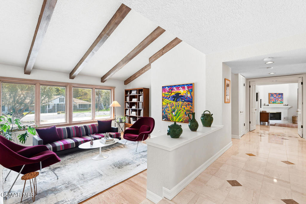 4011 Cresthaven Drive