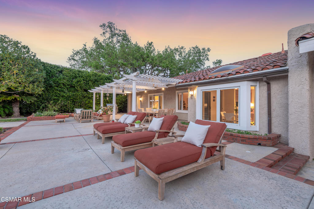 4011 Cresthaven Drive