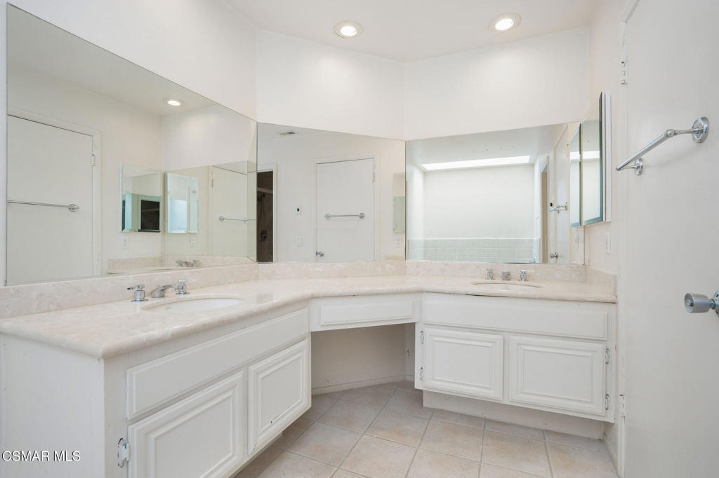2944 Shadow Brook Lane