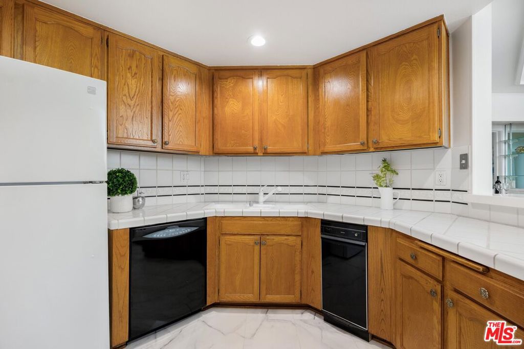 5333 Zelzah Avenue 139