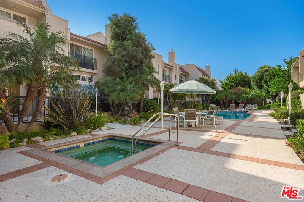 5333 Zelzah Avenue 139