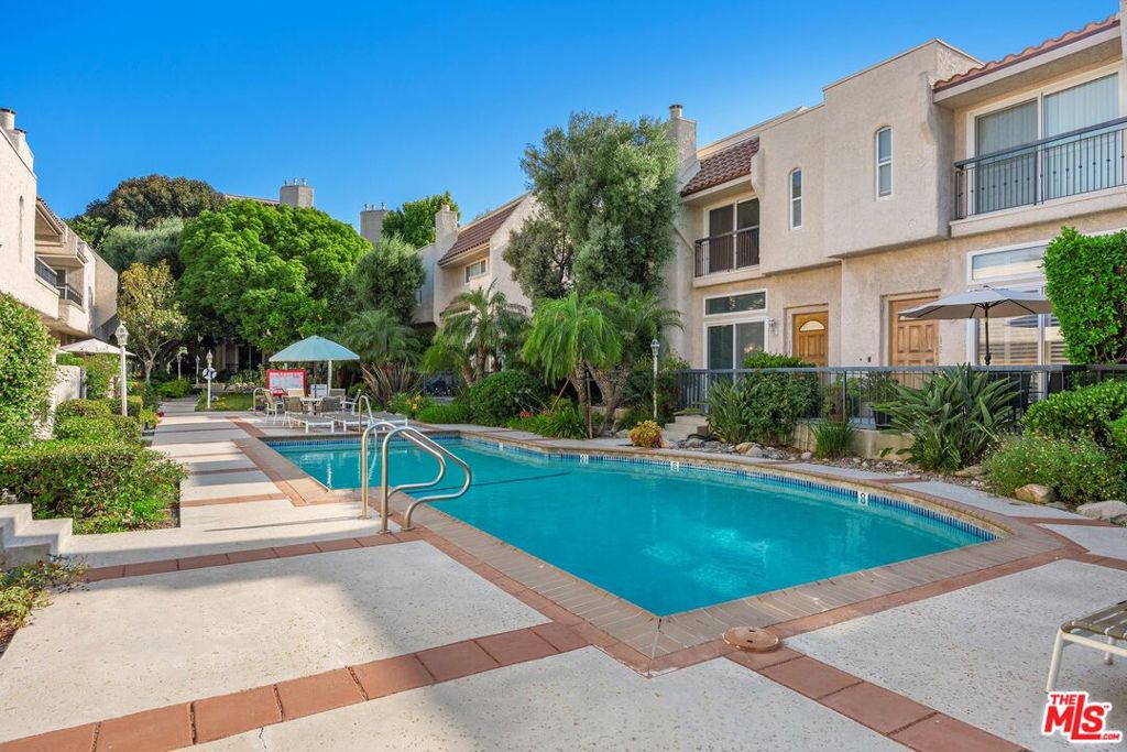 5333 Zelzah Avenue 139