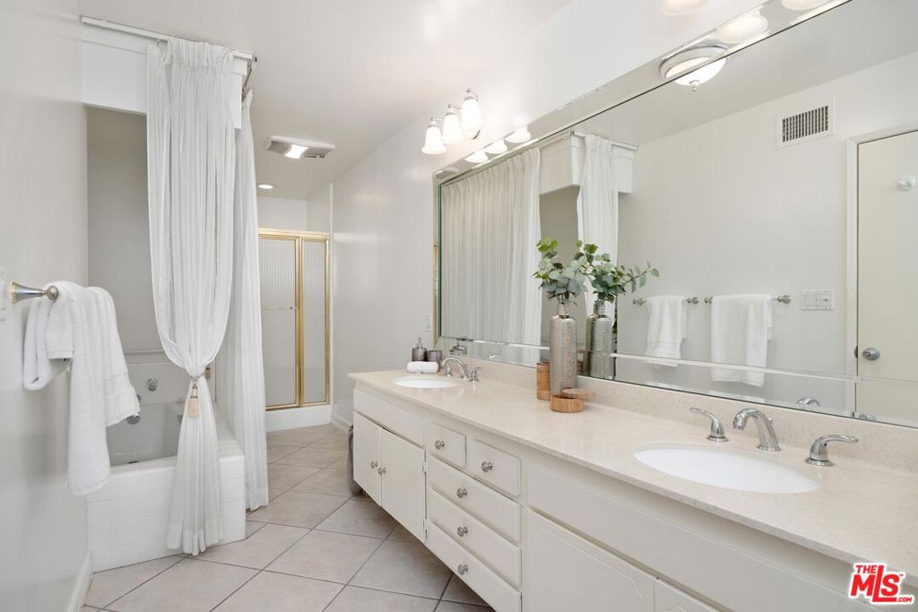 5333 Zelzah Avenue 139