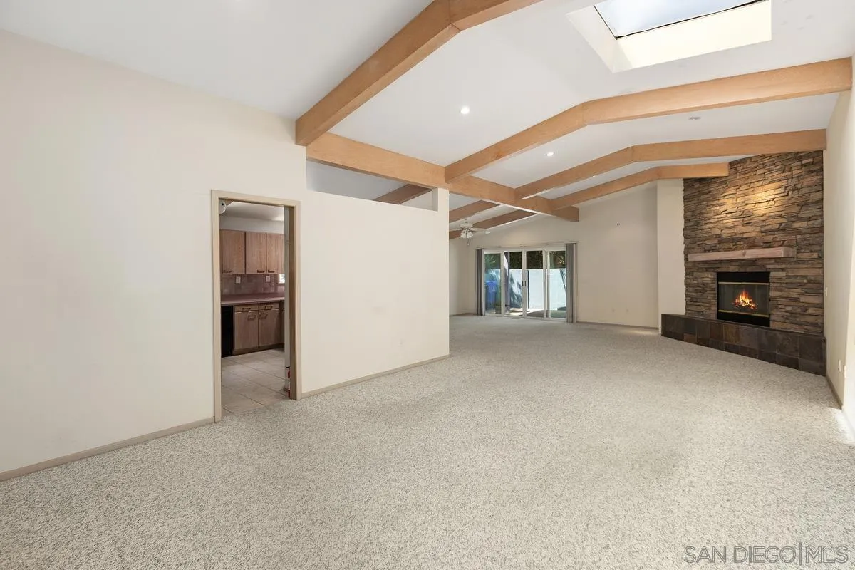 4909 Pacifica Dr