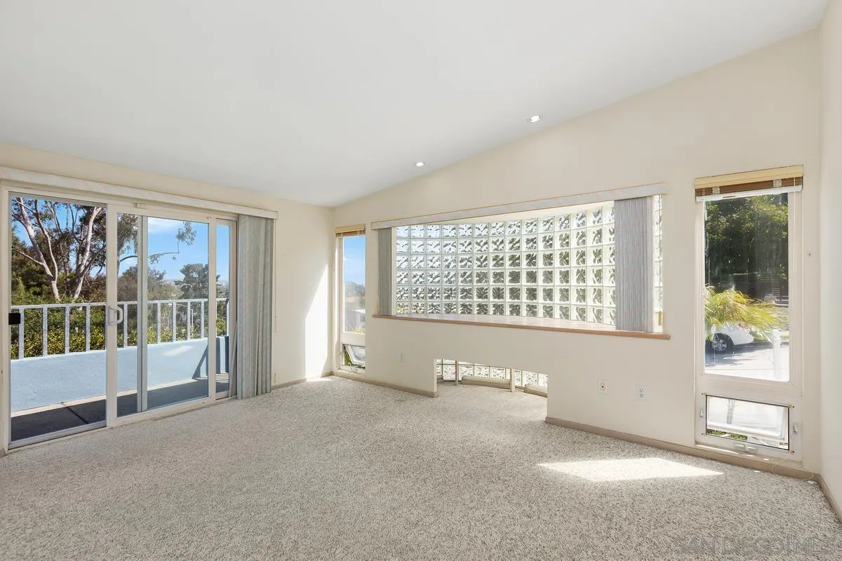 4909 Pacifica Dr
