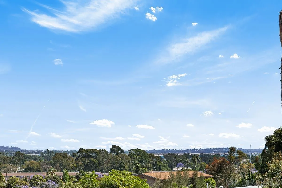 4909 Pacifica Dr
