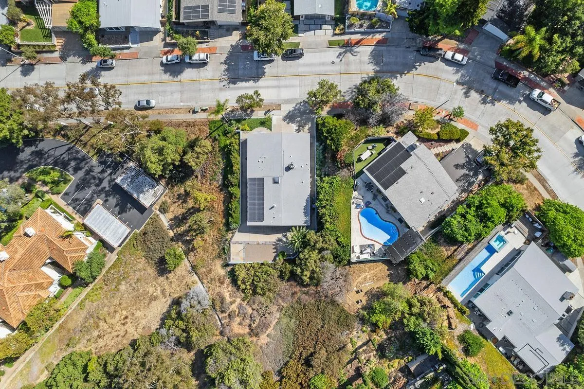 4909 Pacifica Dr