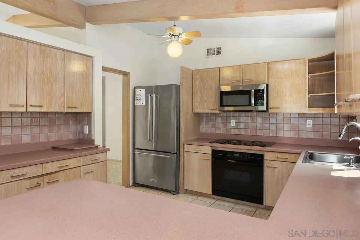 4909 Pacifica Dr