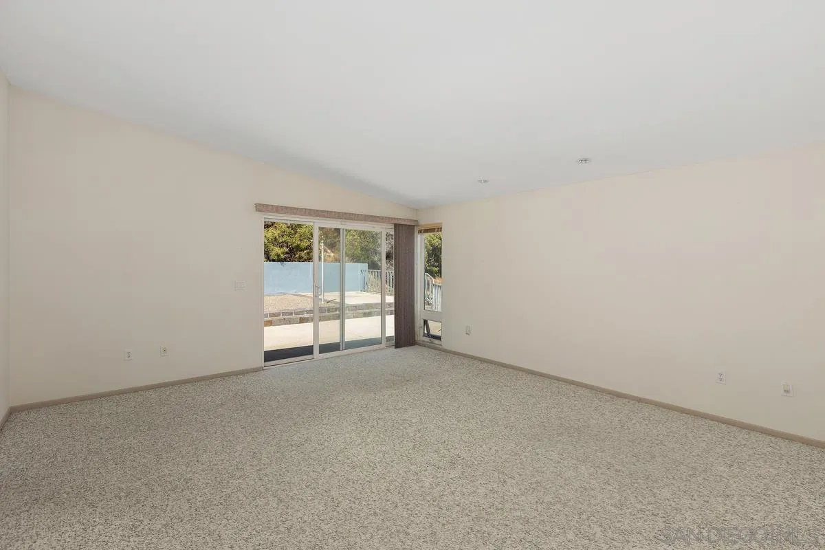 4909 Pacifica Dr