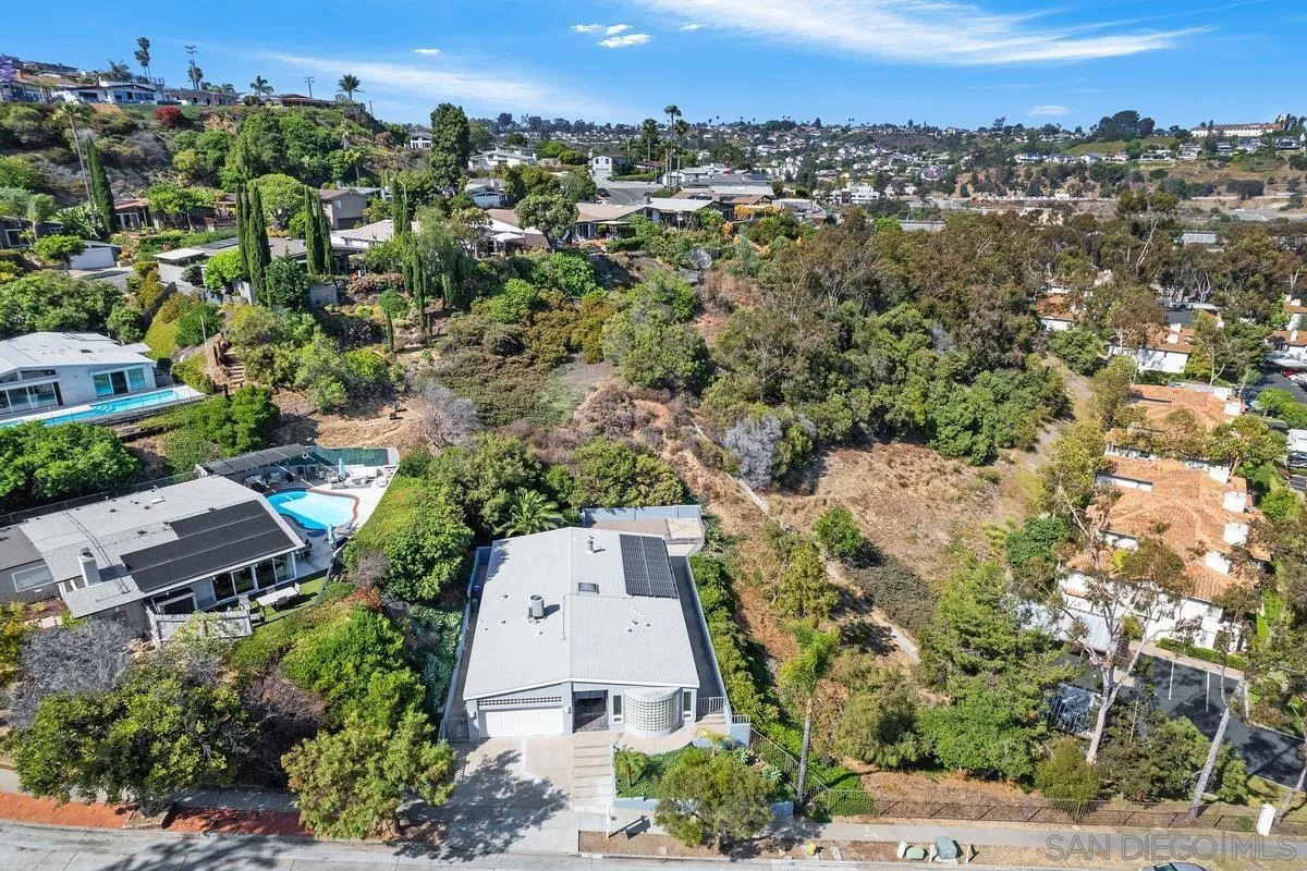 4909 Pacifica Dr