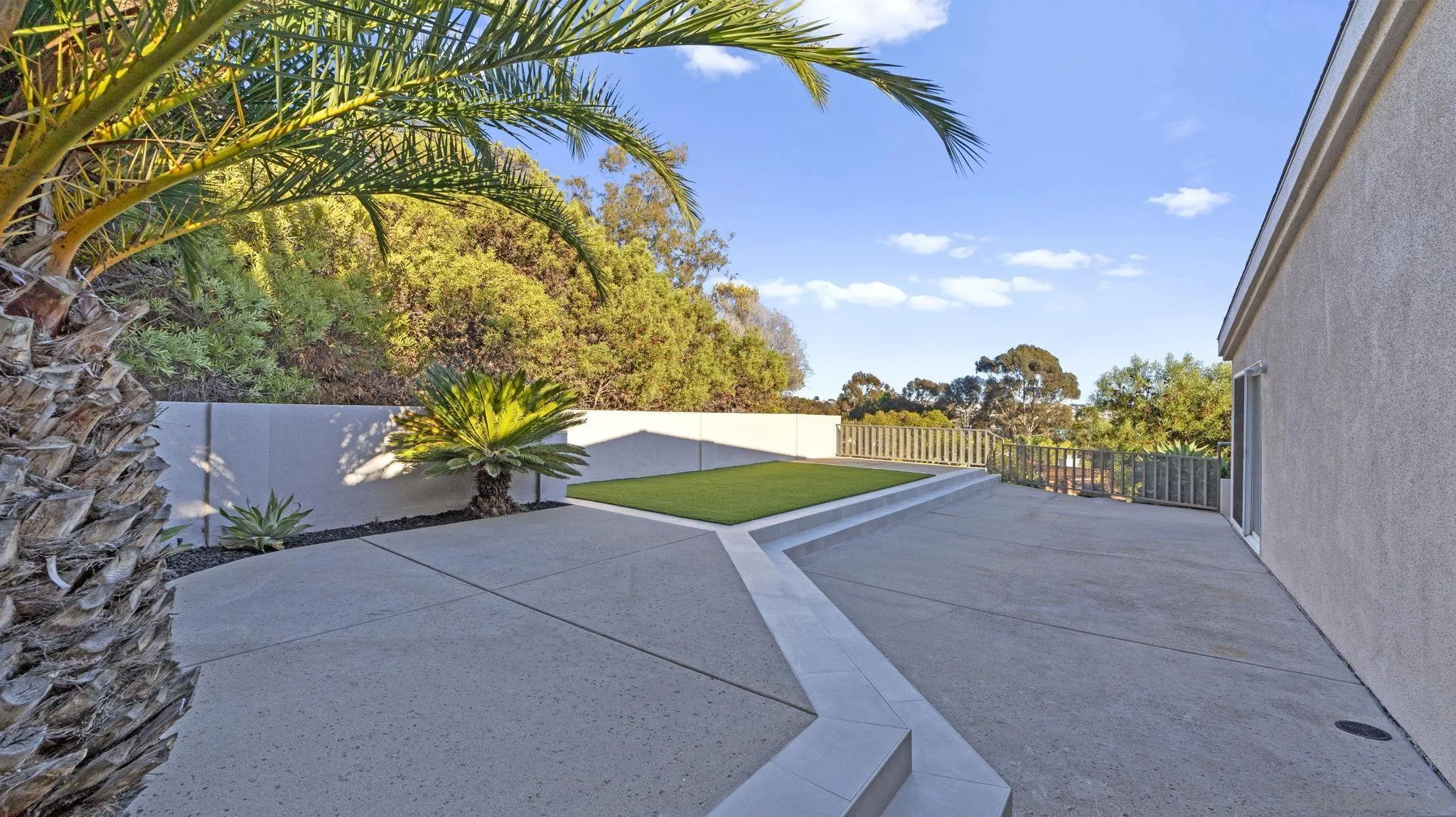 4909 Pacifica Dr