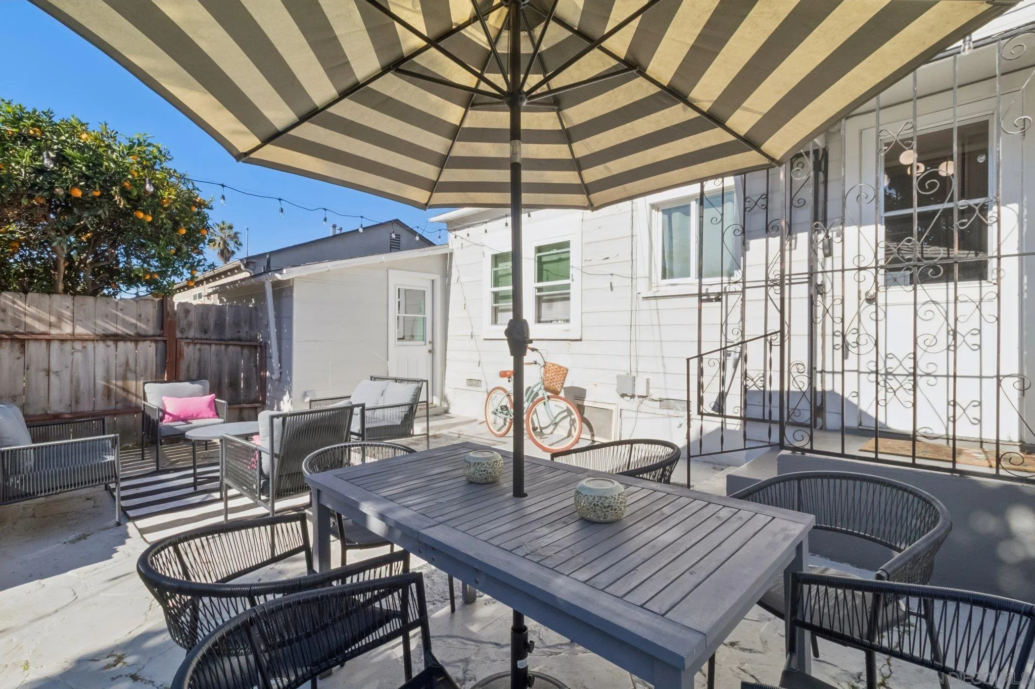 819-21 Tourmaline St