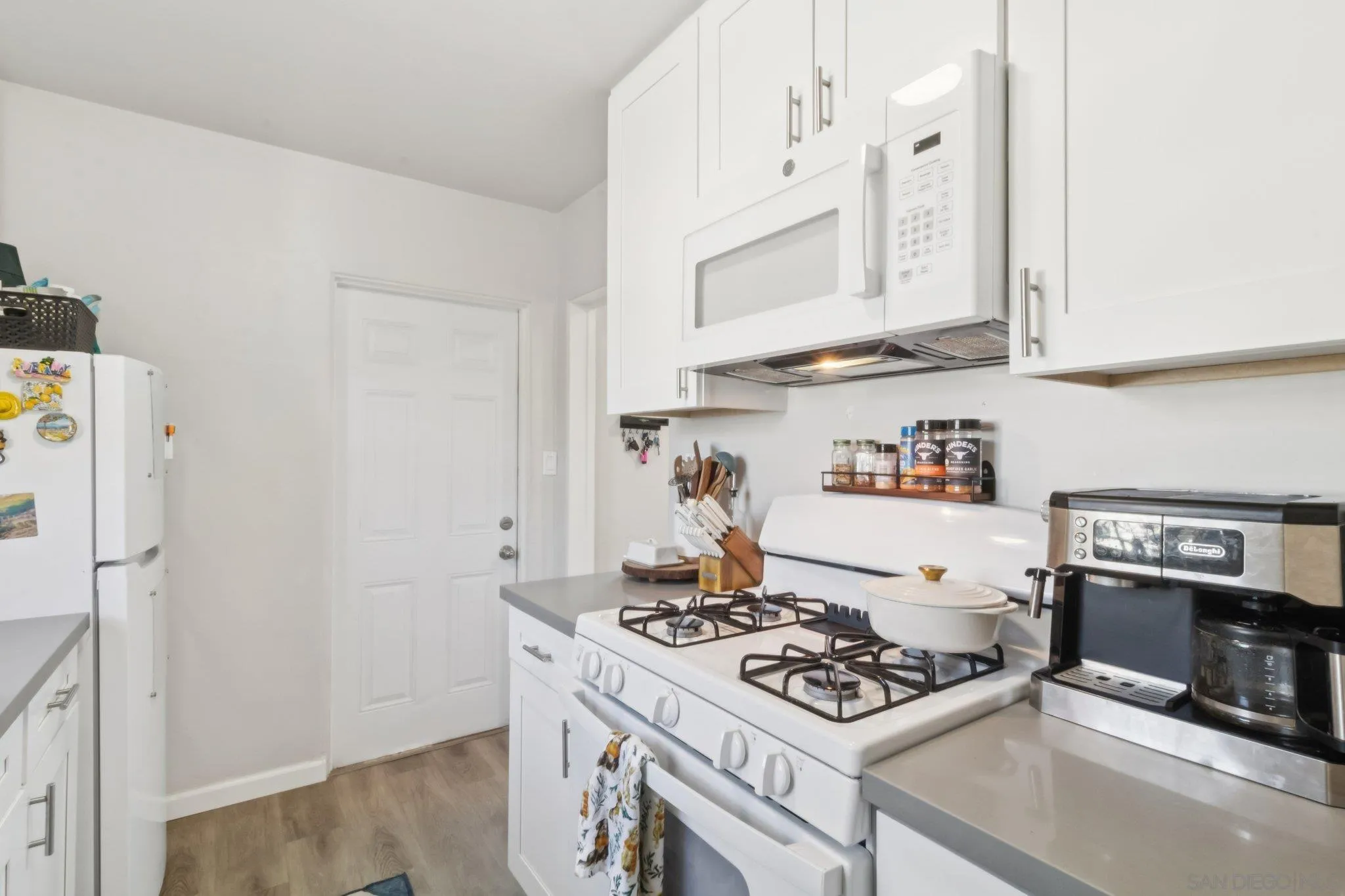 819-21 Tourmaline St