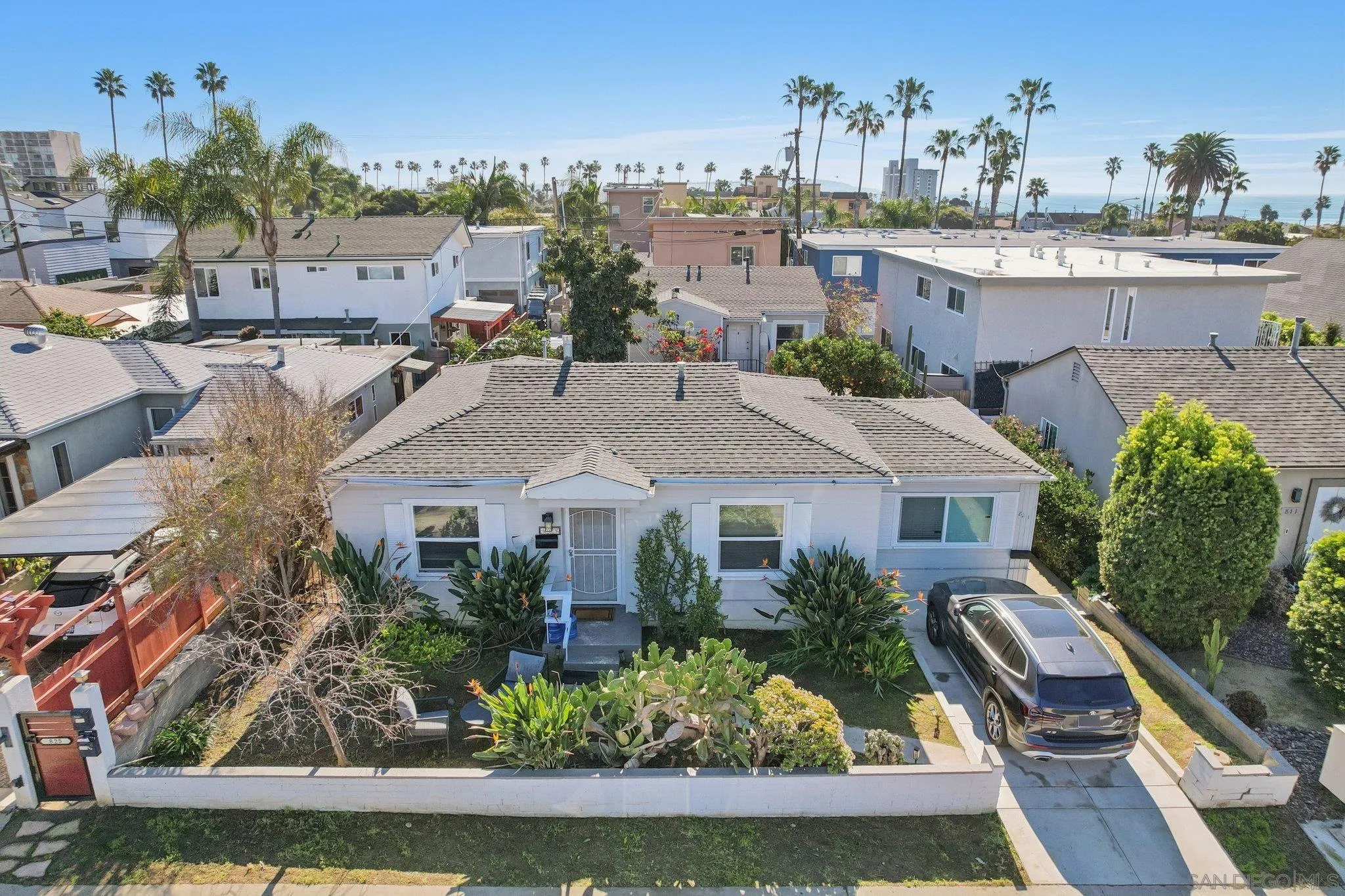 819-21 Tourmaline St