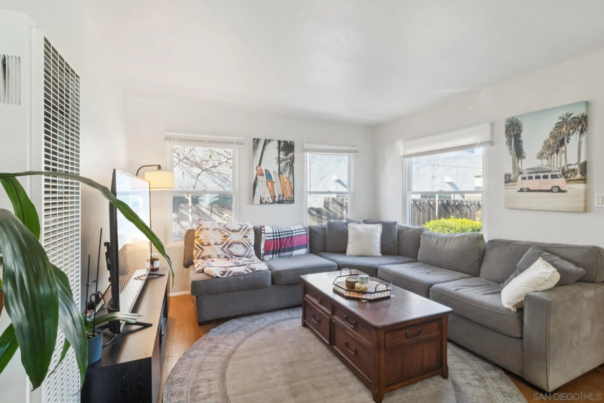 819-21 Tourmaline St