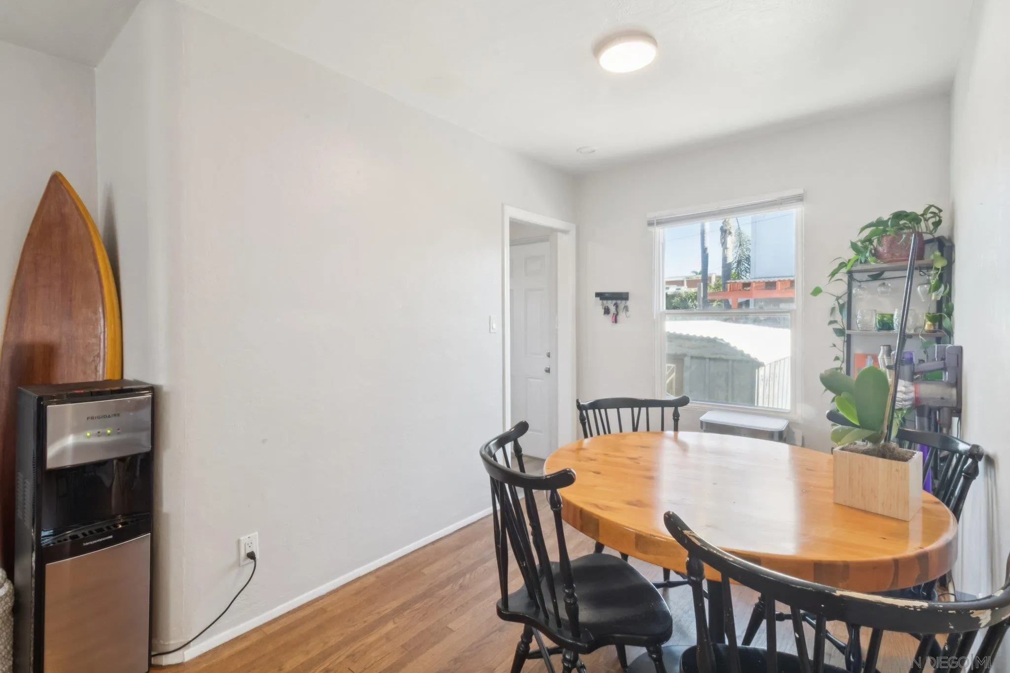 819-21 Tourmaline St