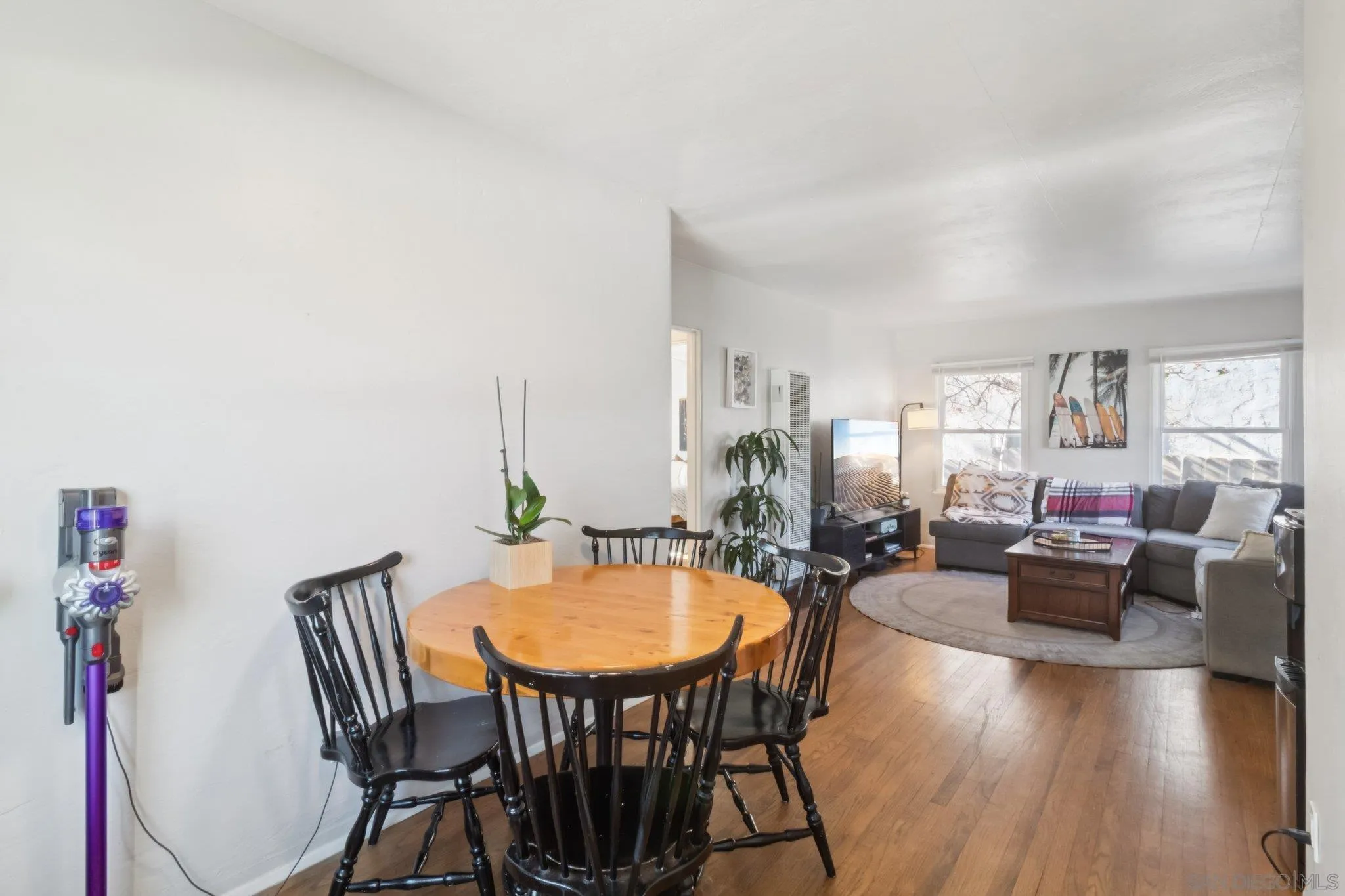 819-21 Tourmaline St