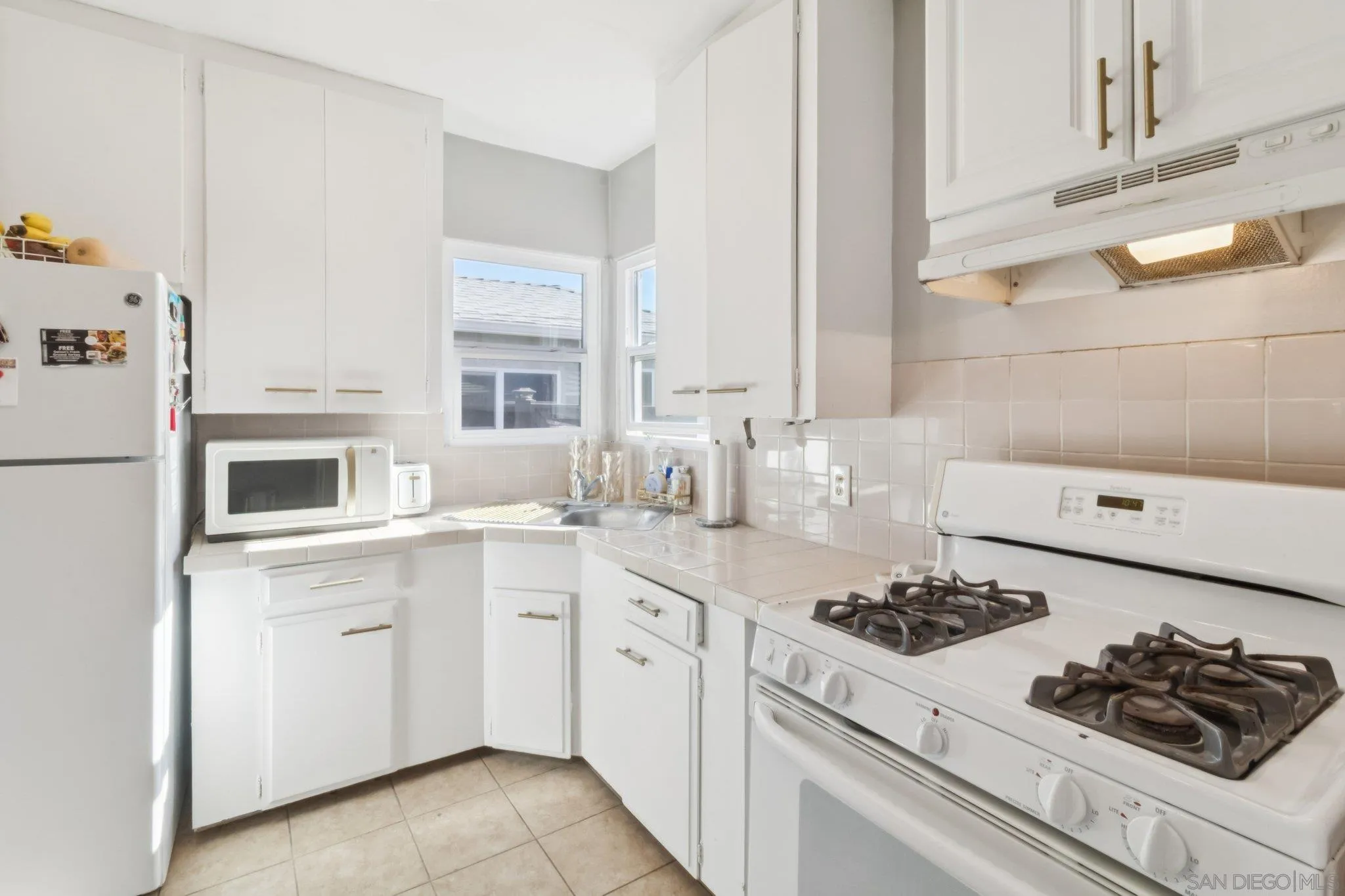 819-21 Tourmaline St