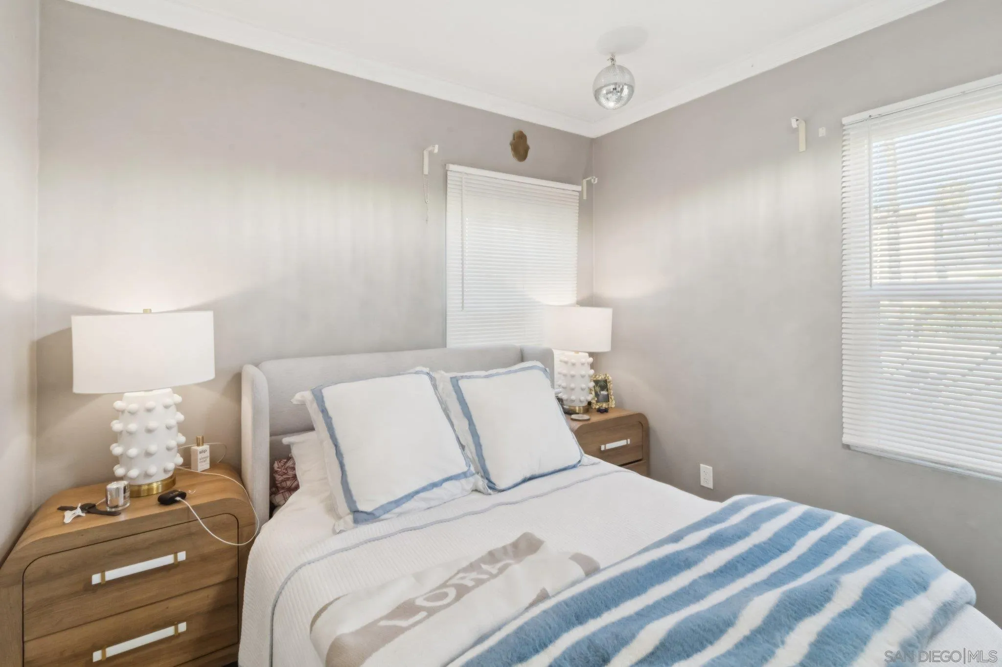 819-21 Tourmaline St