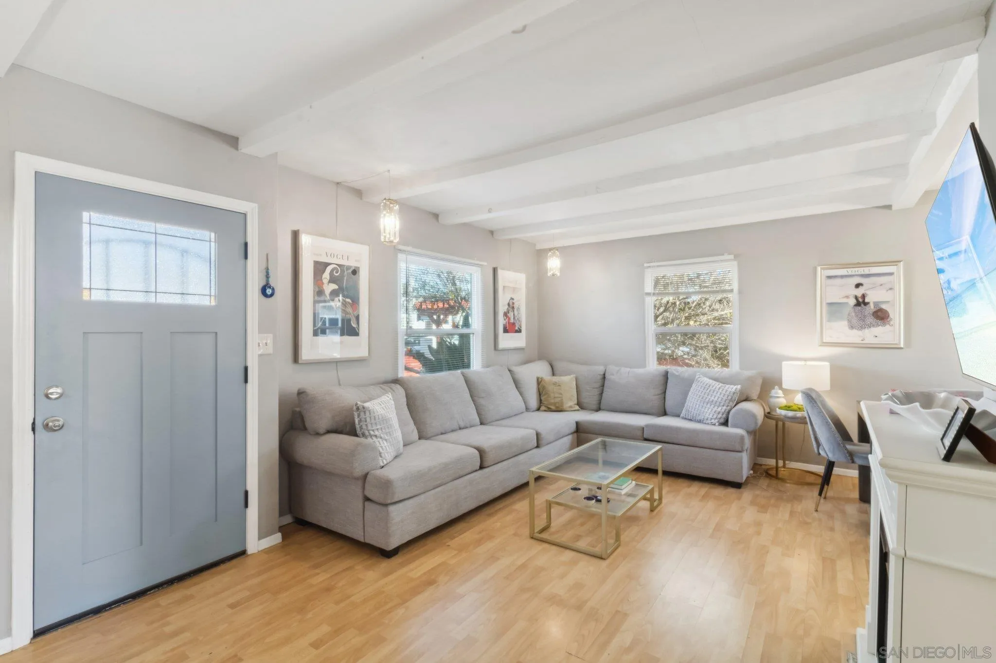 819-21 Tourmaline St