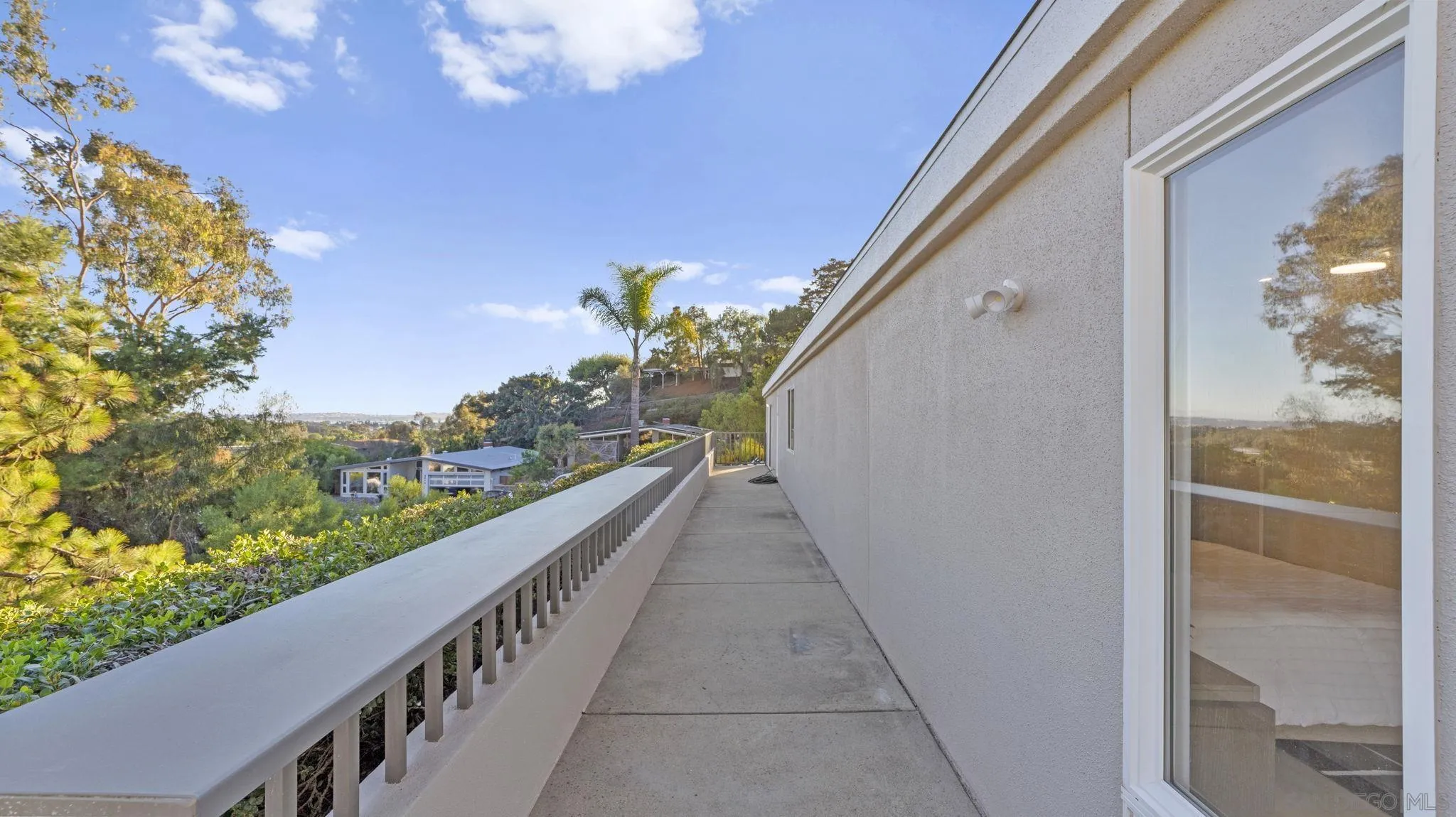 4909 Pacifica