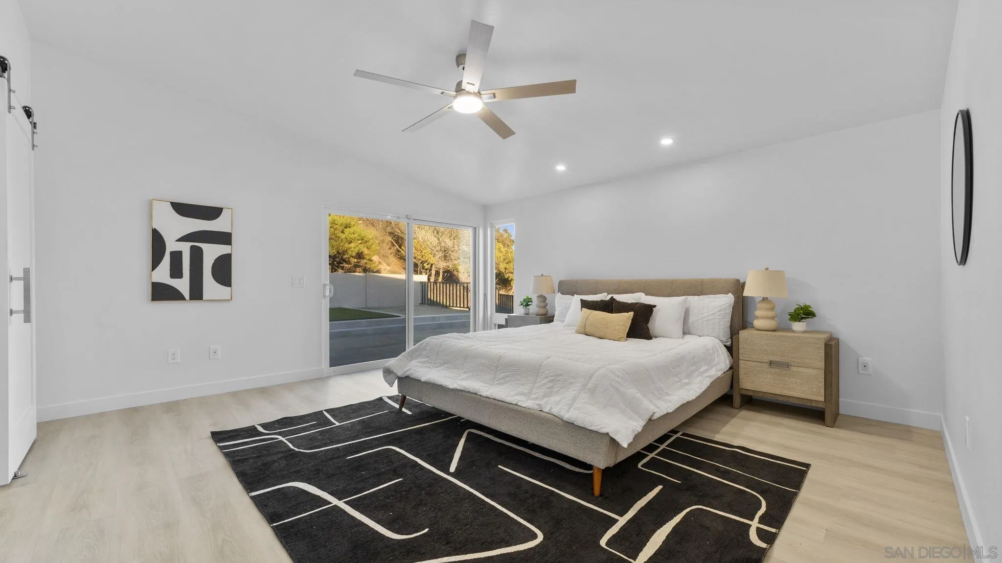 4909 Pacifica