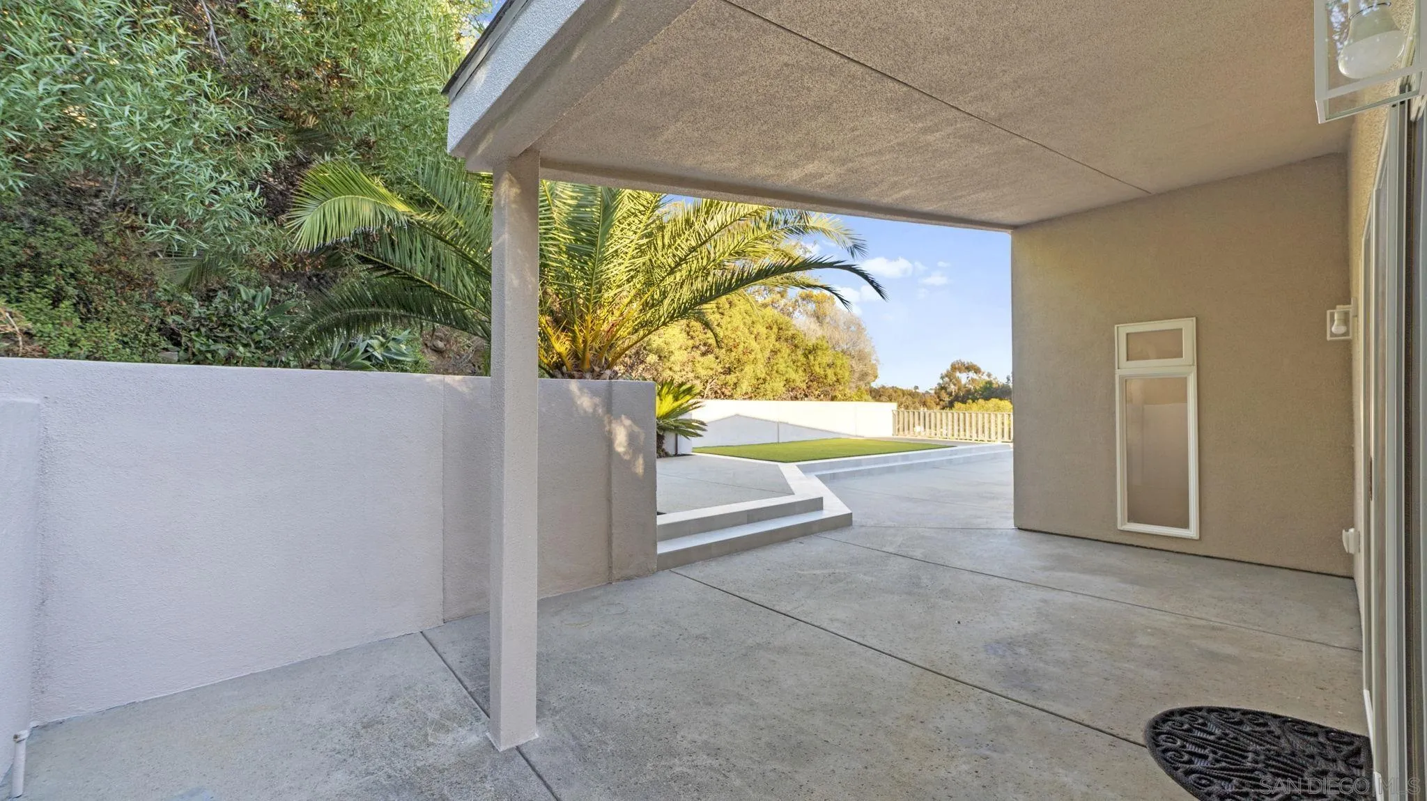 4909 Pacifica