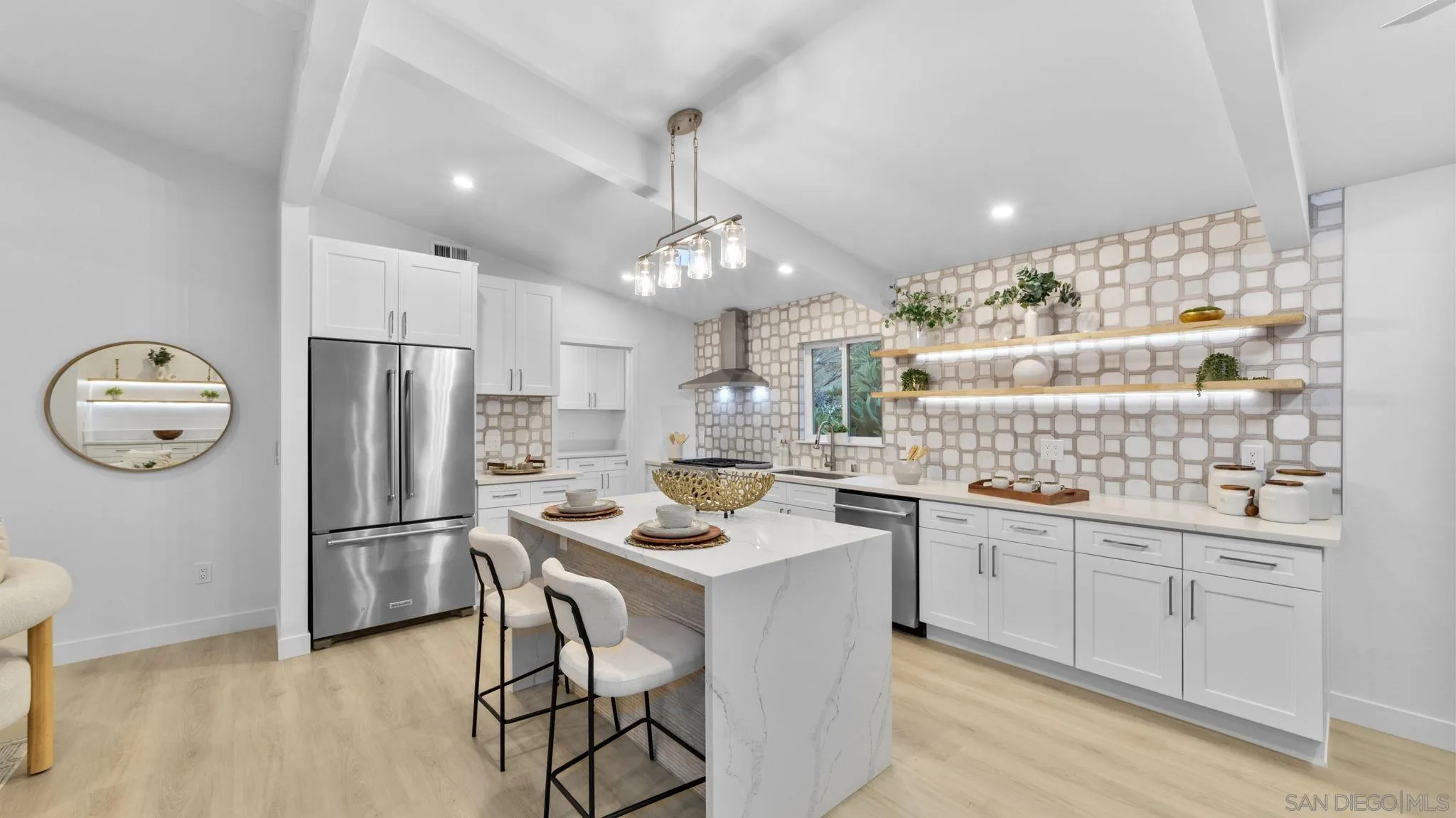4909 Pacifica