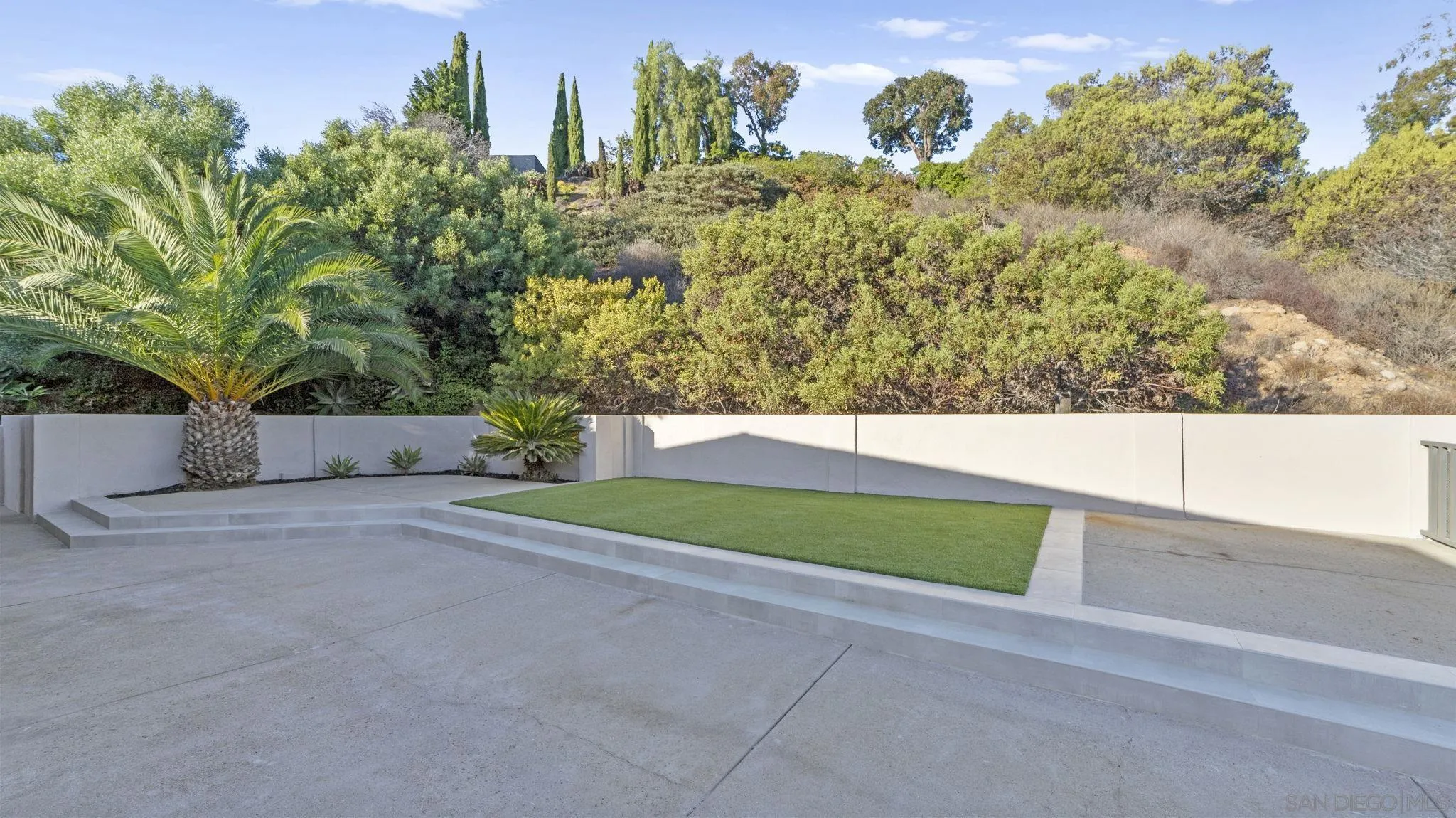 4909 Pacifica