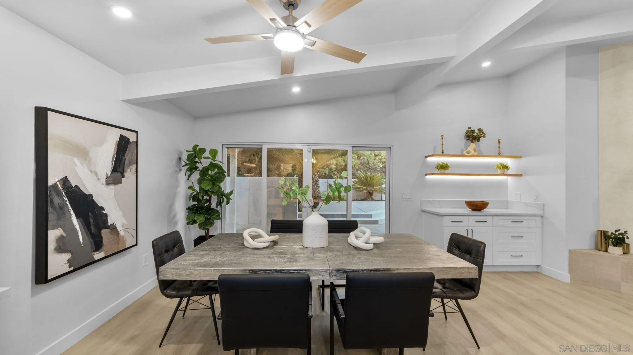 4909 Pacifica