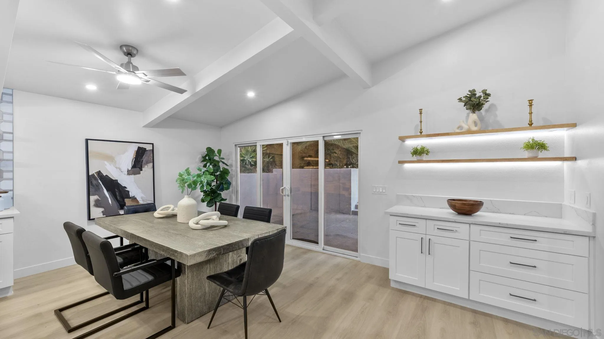 4909 Pacifica