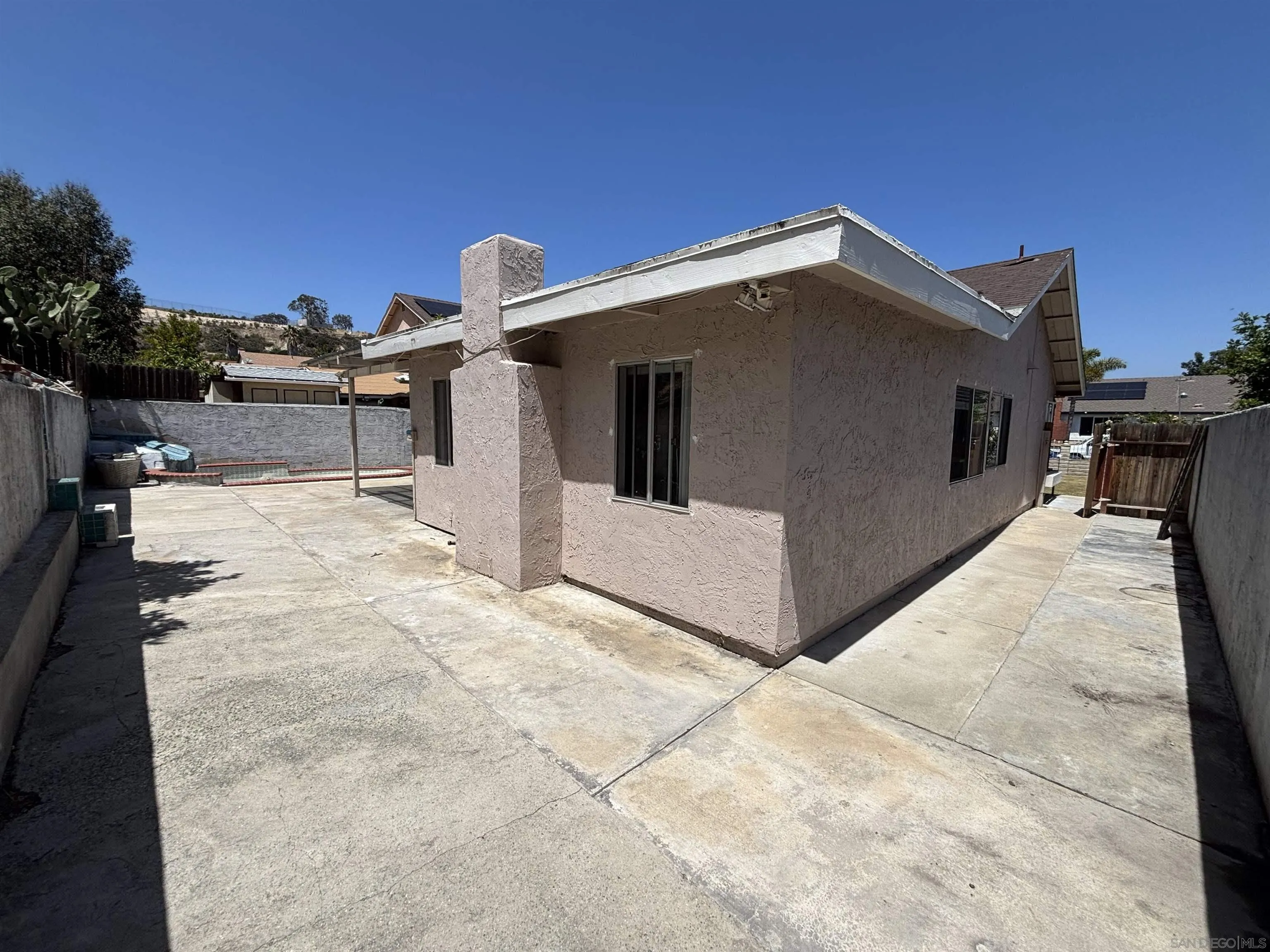 2278 Barney St