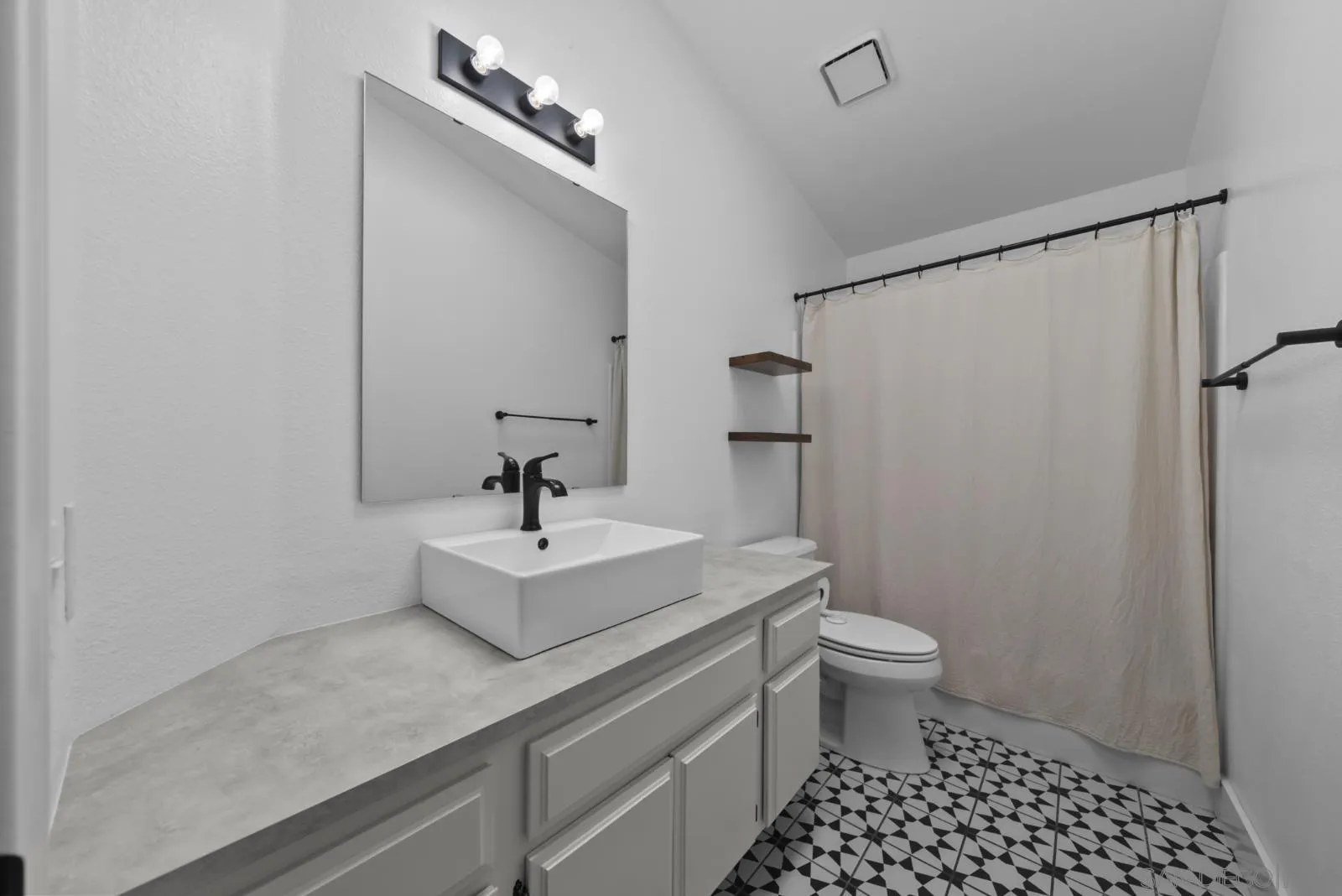 702 Sundance Ct