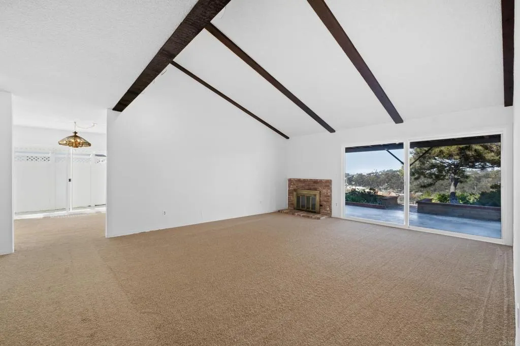 664 Mariposa Circle
