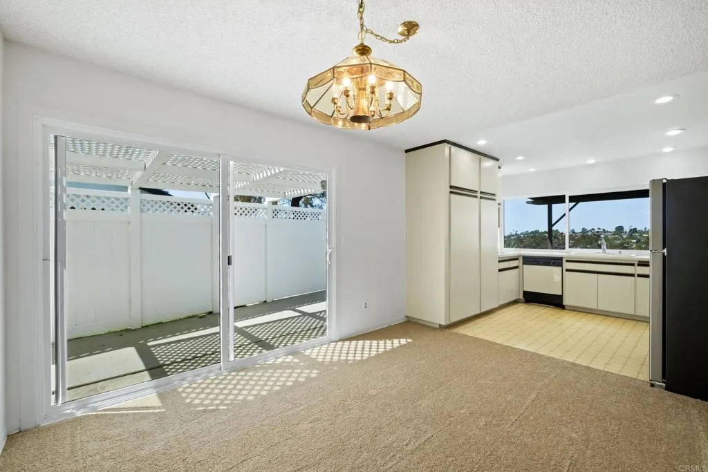 664 Mariposa Circle
