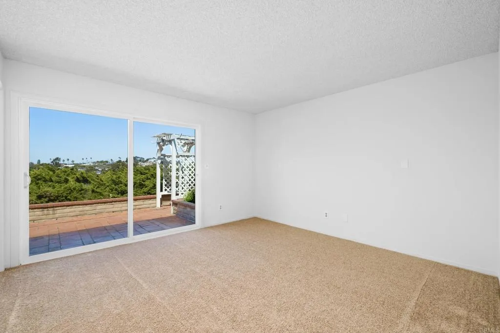 664 Mariposa Circle