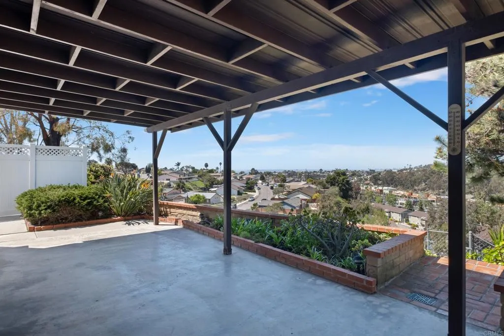 664 Mariposa Circle