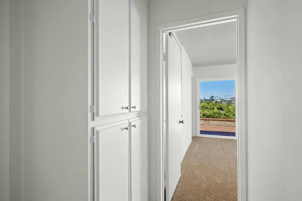 664 Mariposa Circle