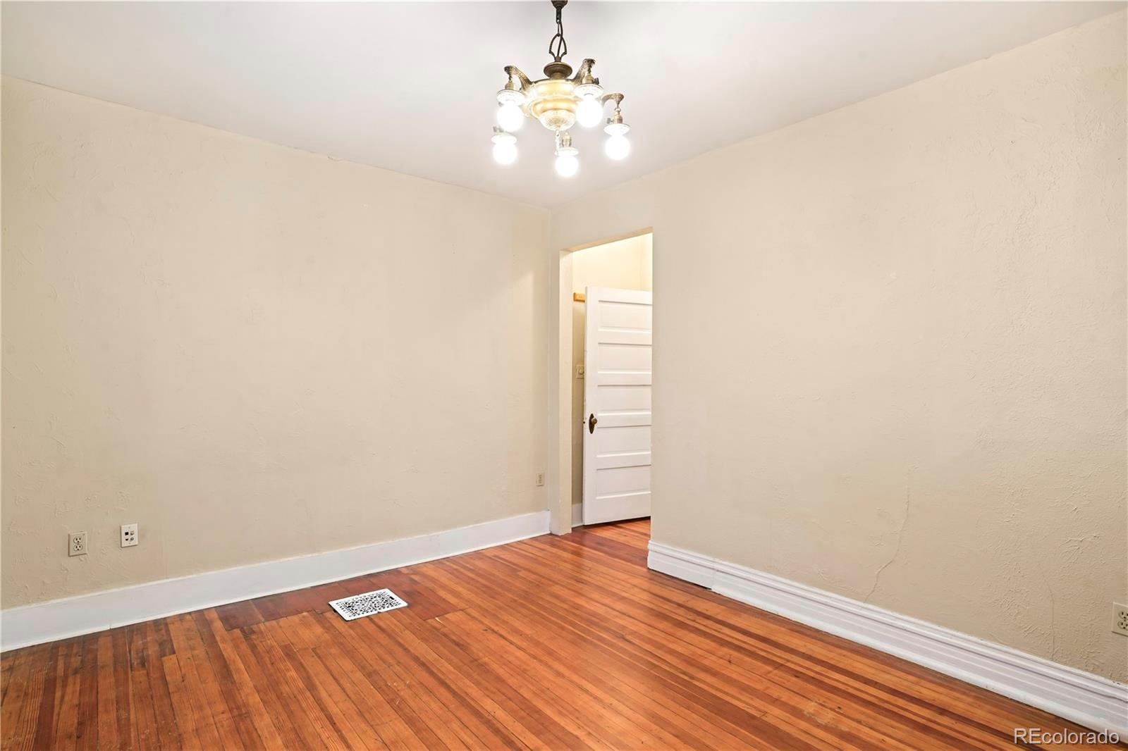 840 N Emerson Street Unit: 1