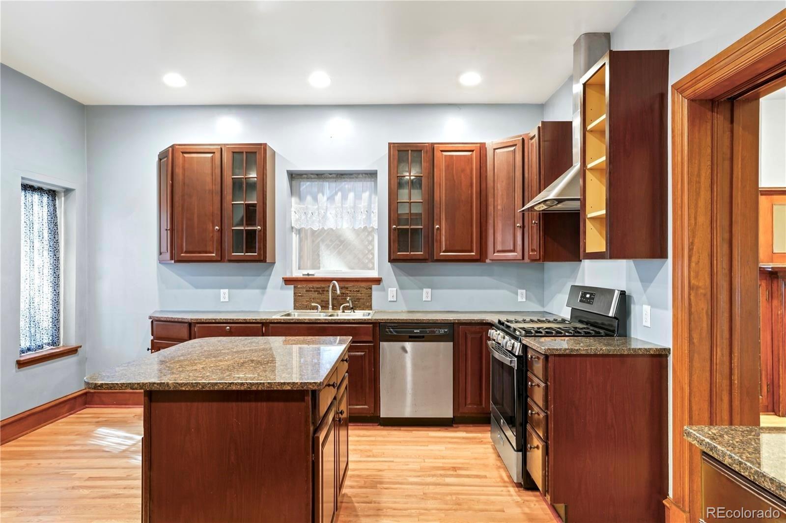 840 N Emerson Street Unit: 1