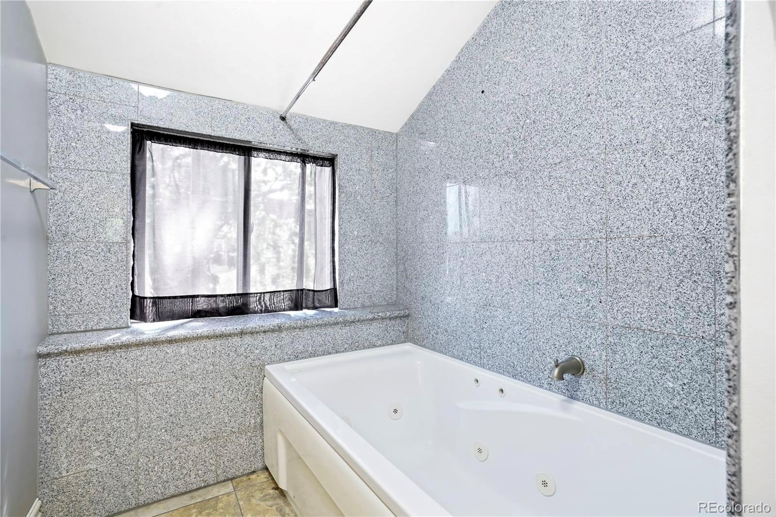 840 N Emerson Street Unit: 1