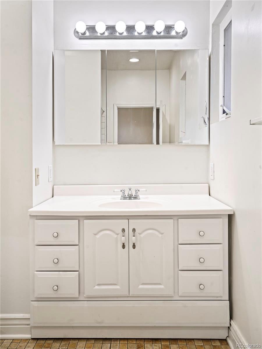 840 N Emerson Street Unit: 1