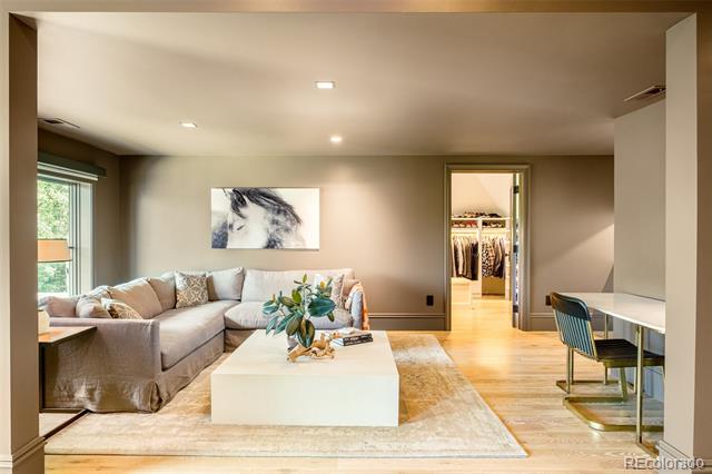 200 S Forest Street